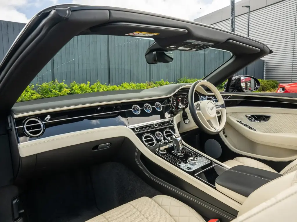 Image for 2019 Continental GTC W12 at position 2