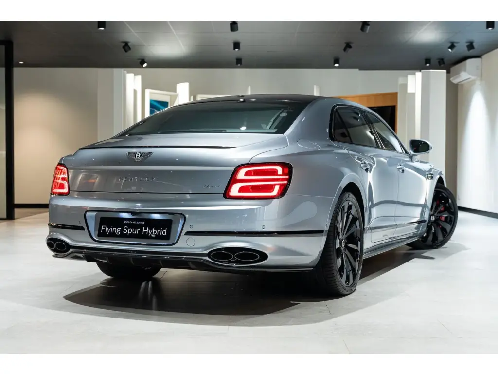 Image for 2023 Flying Spur Azure V6 Hybrid at position 3