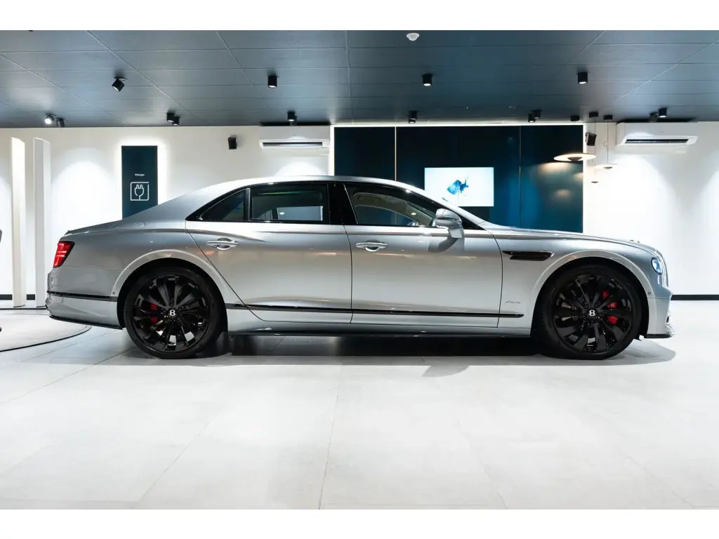 Image for 2023 Flying Spur Azure V6 Hybrid at position 5