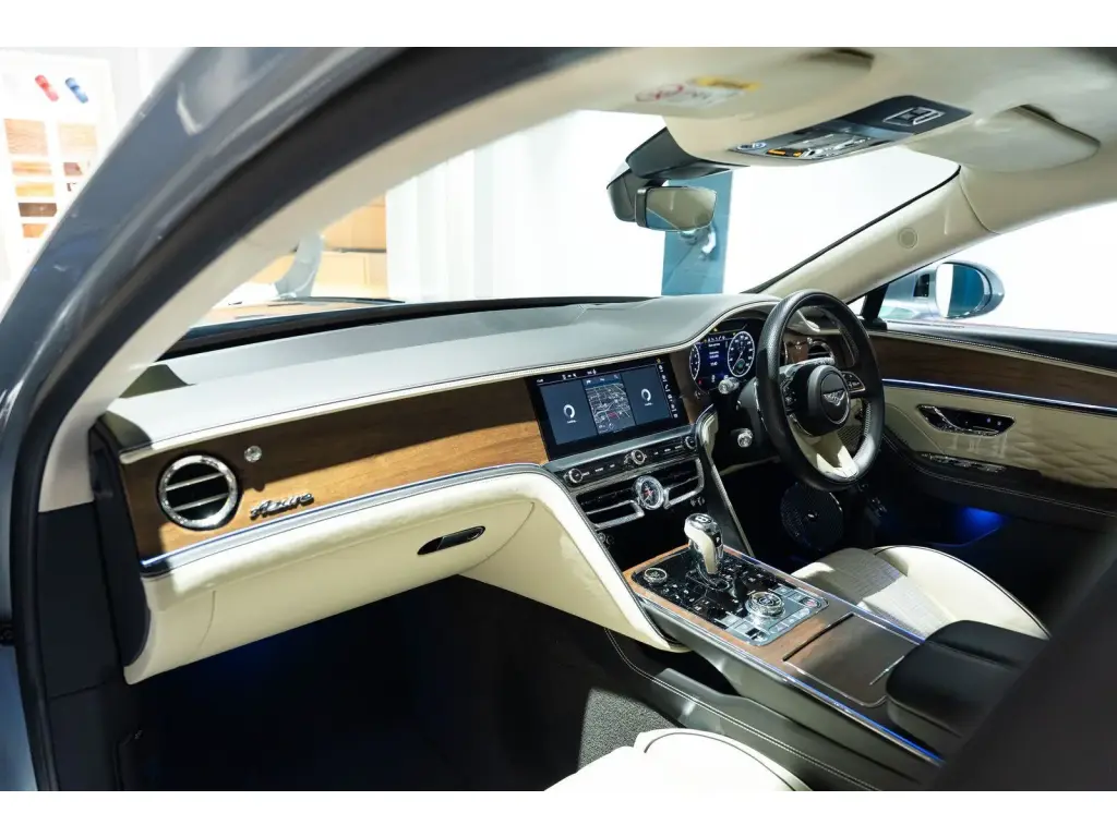 Image for 2023 Flying Spur Azure V6 Hybrid at position 2