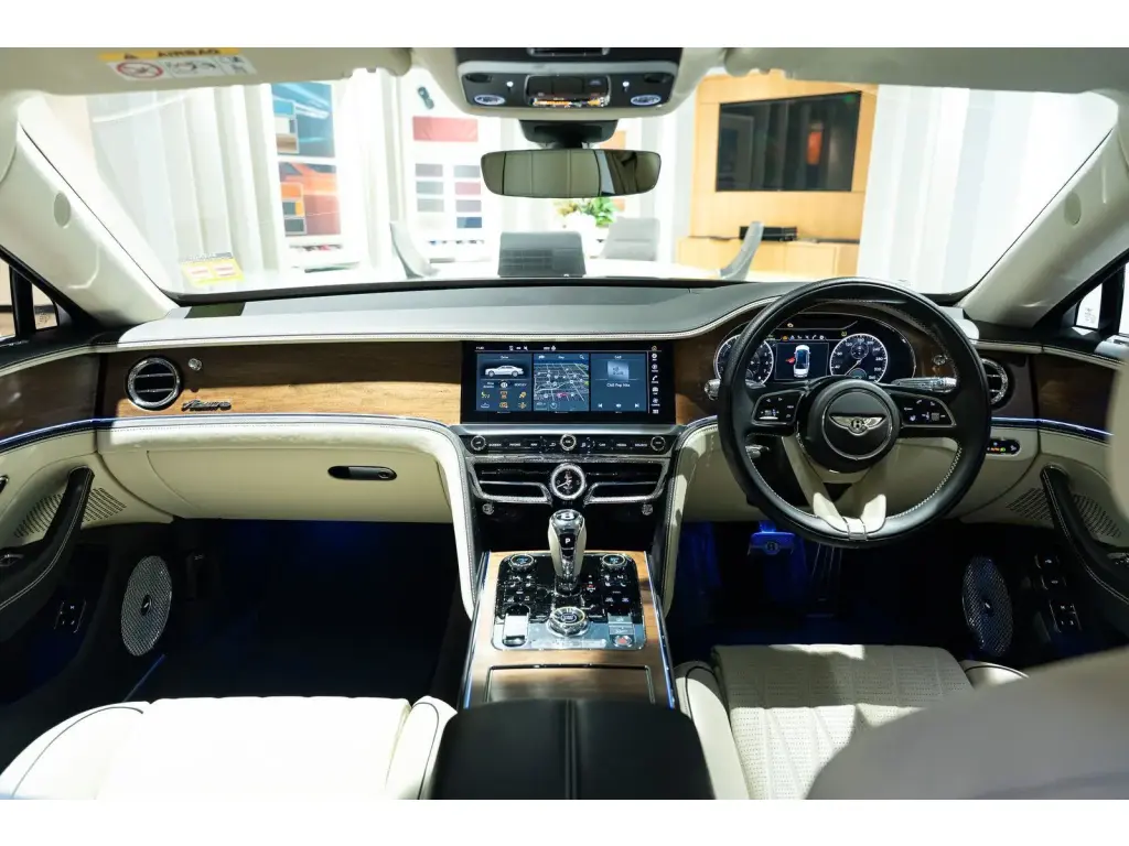 Image for 2023 Flying Spur Azure V6 Hybrid at position 4