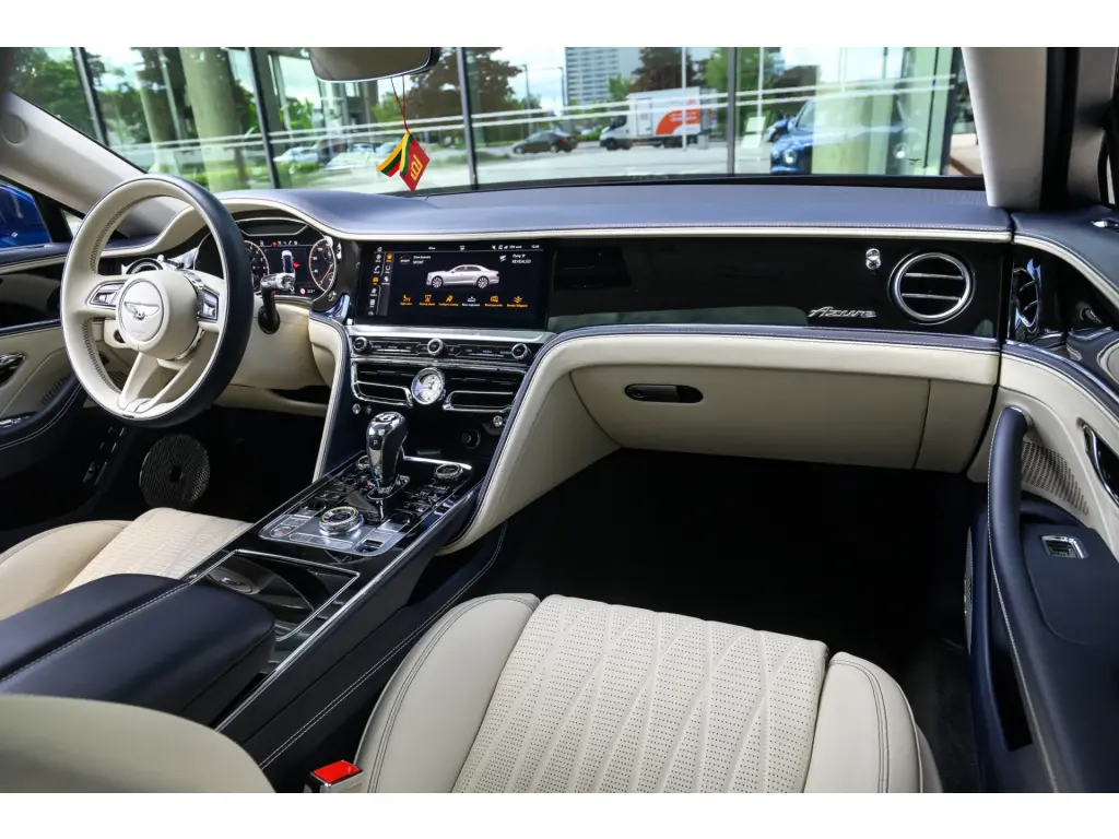 Image for 2023 Flying Spur Azure V6 Hybrid at position 2