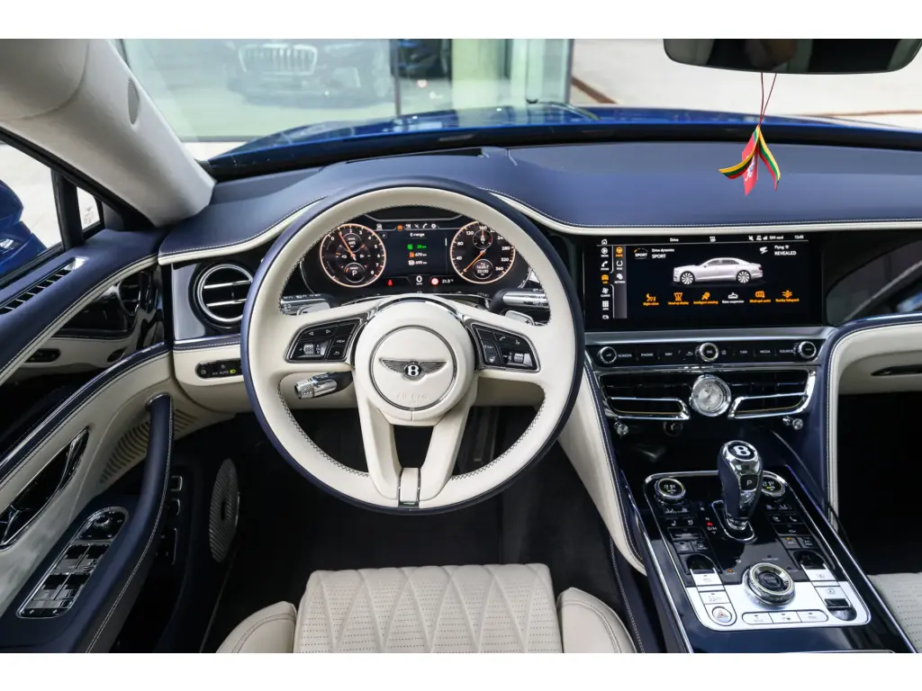 Image for 2023 Flying Spur Azure V6 Hybrid at position 4