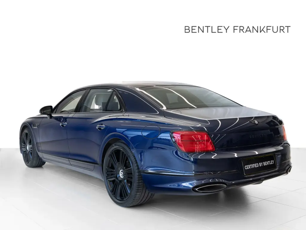 2026 Flying Spur Azure V8 Hybrid vehicle image