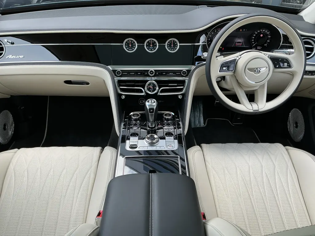 Image for 2026 Flying Spur Azure V8 Hybrid at position 4