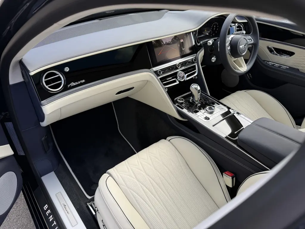 Image for 2026 Flying Spur Azure V8 Hybrid at position 2