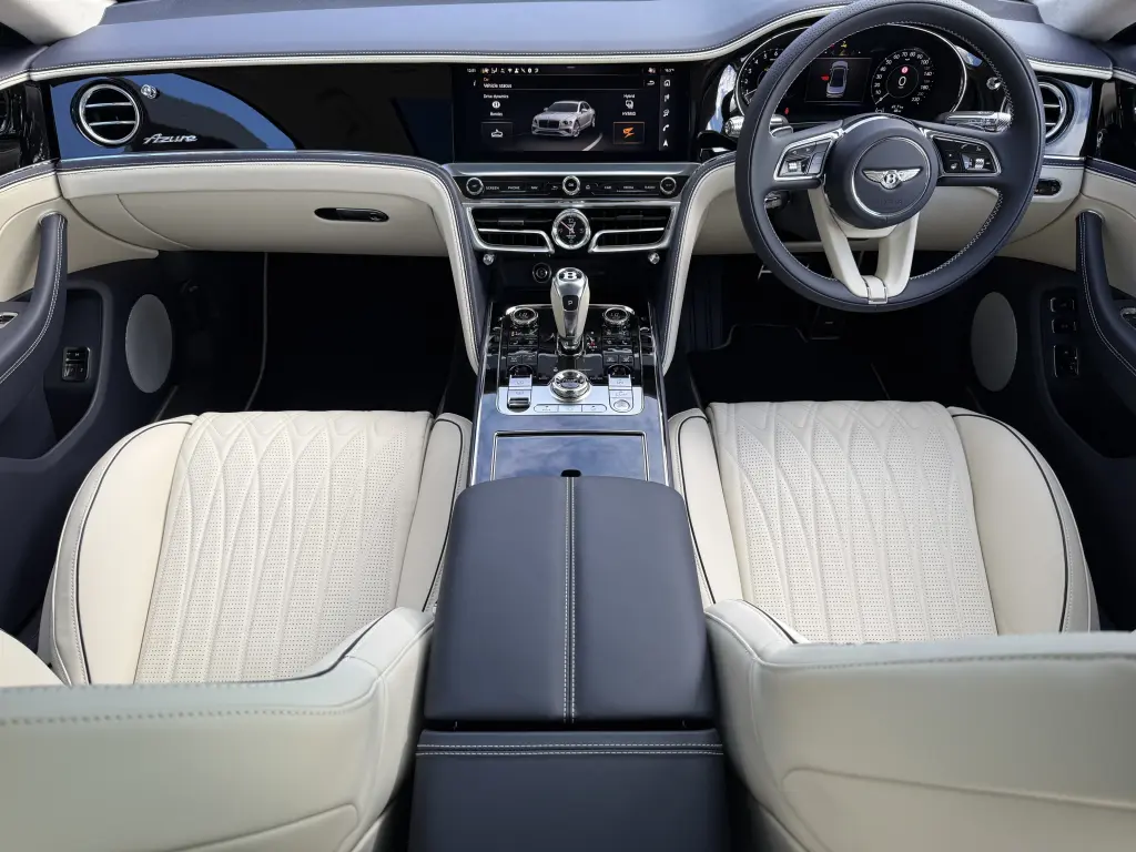 Image for 2026 Flying Spur Azure V8 Hybrid at position 4