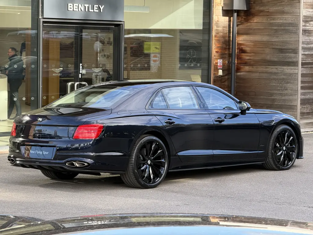 Image for 2026 Flying Spur Azure V8 Hybrid at position 3