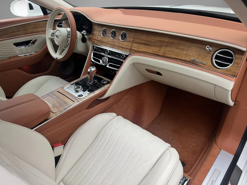 Image for 2026 Flying Spur Azure V8 Hybrid at position 2