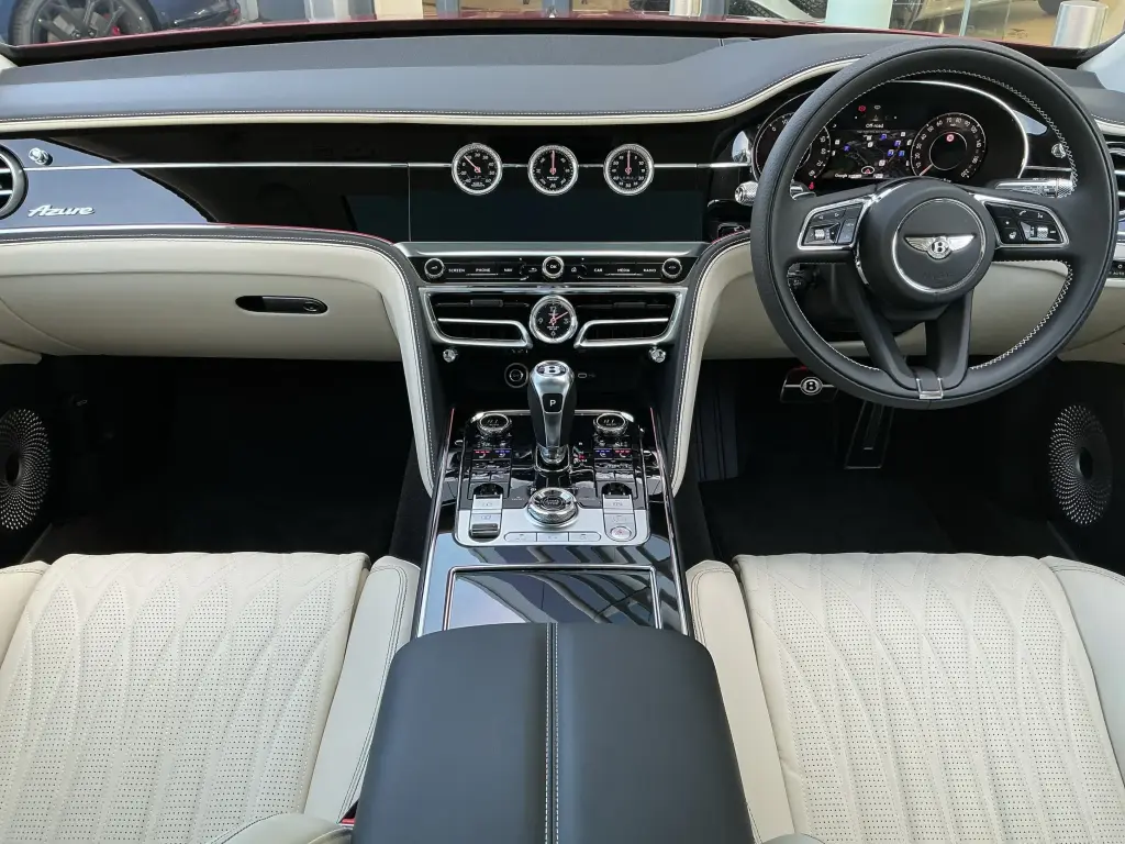 Gebraucht 2026 Bentley Flying Spur Azure V8 Hybrid Candy Red | Bentley ...