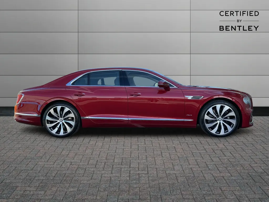 Gebraucht 2026 Bentley Flying Spur Azure V8 Hybrid Candy Red | Bentley ...