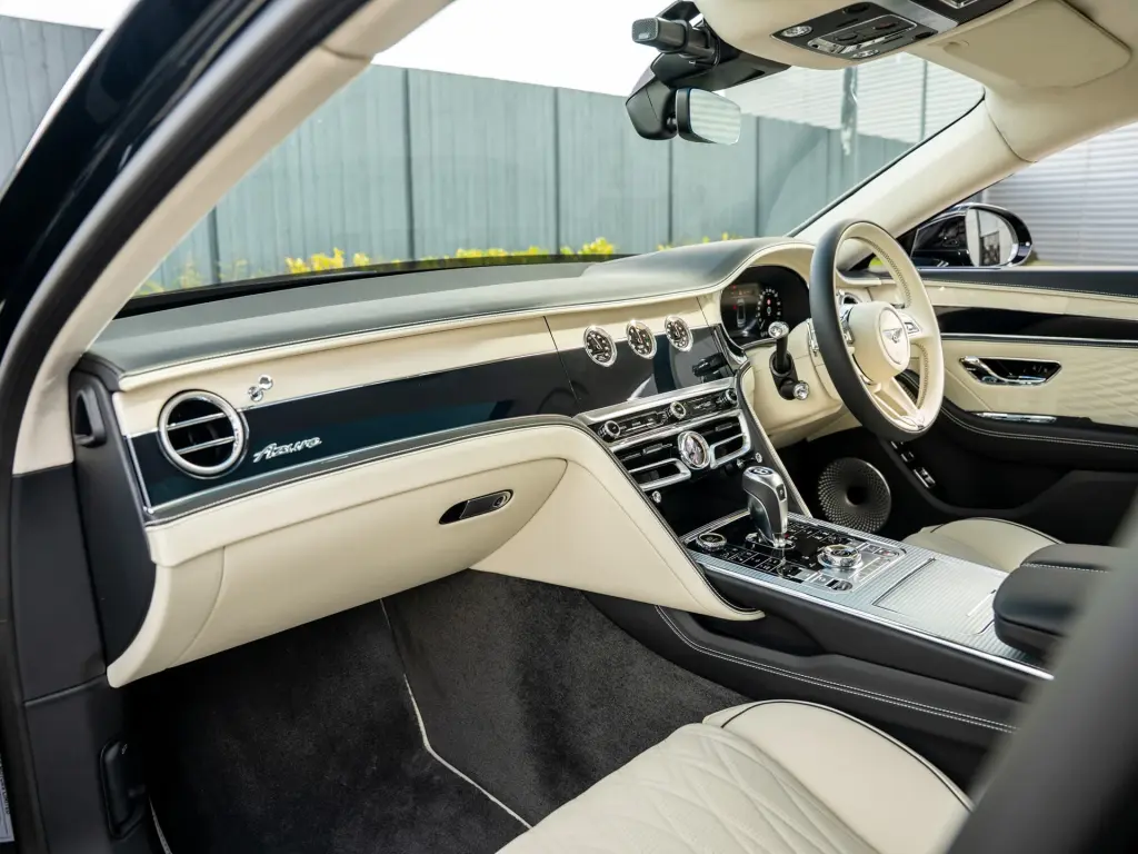 Image for 2026 Flying Spur Azure V8 Hybrid at position 2