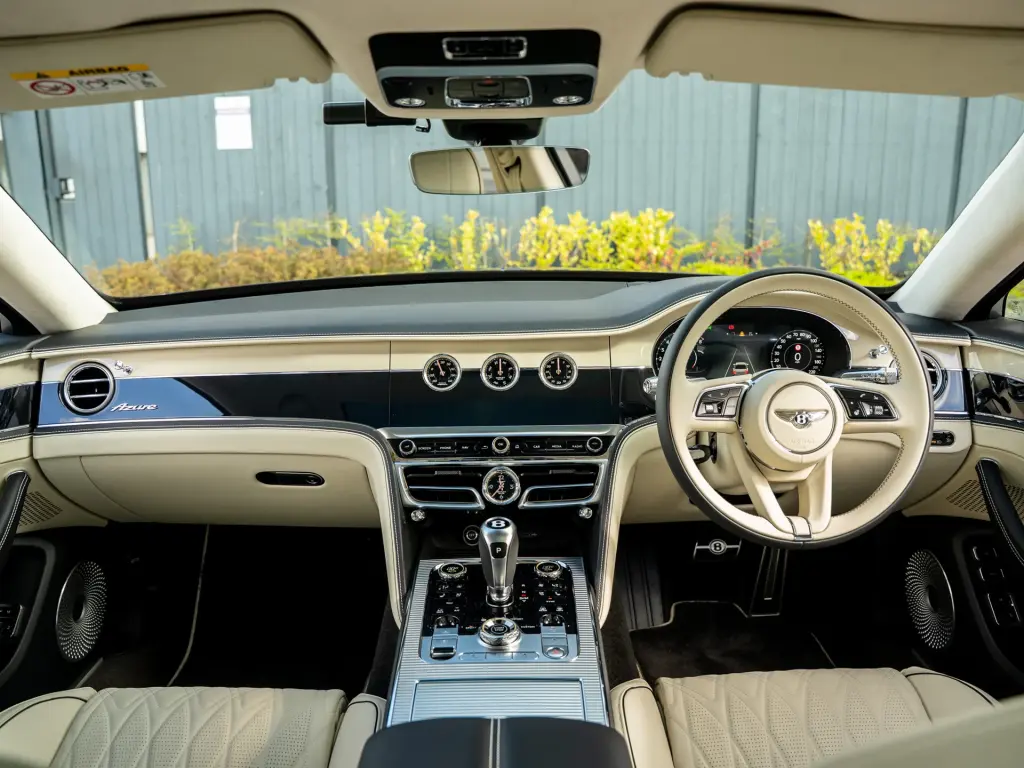Image for 2026 Flying Spur Azure V8 Hybrid at position 4