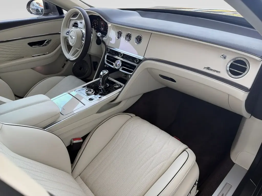 Image for 2026 Flying Spur Azure V8 Hybrid at position 2