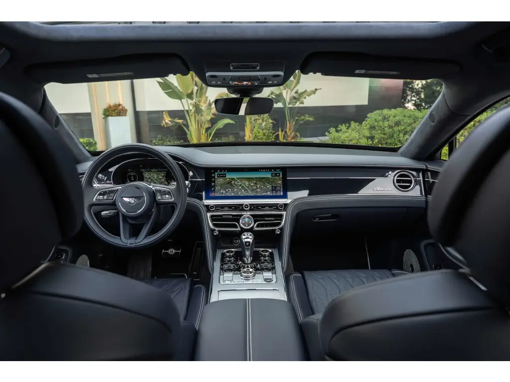 Image for 2026 Flying Spur Azure V8 Hybrid at position 4