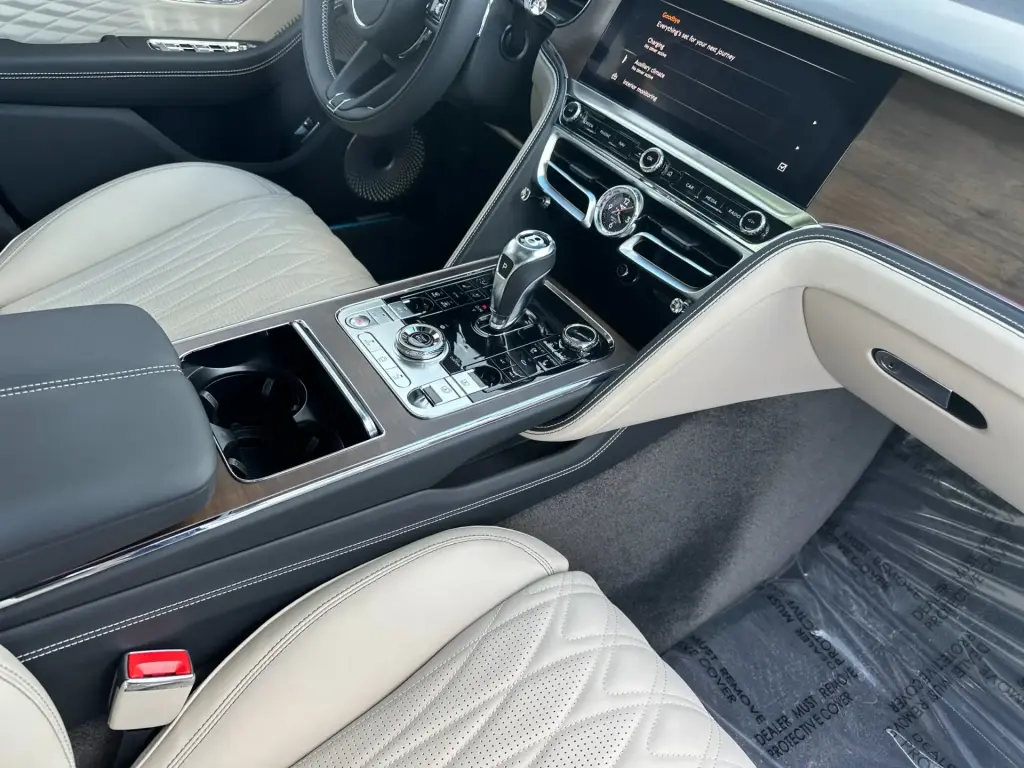Image for 2026 Flying Spur Azure V8 Hybrid at position 2