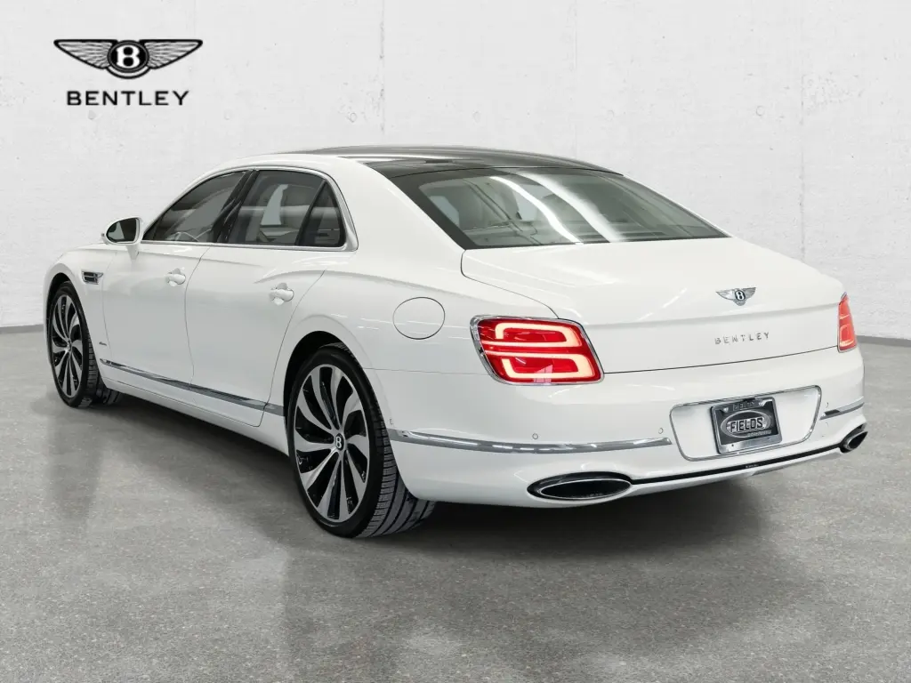 Image for 2026 Flying Spur Azure V8 Hybrid at position 3