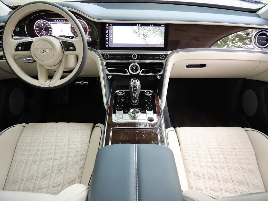 Image for 2023 Flying Spur Azure V8 at position 4