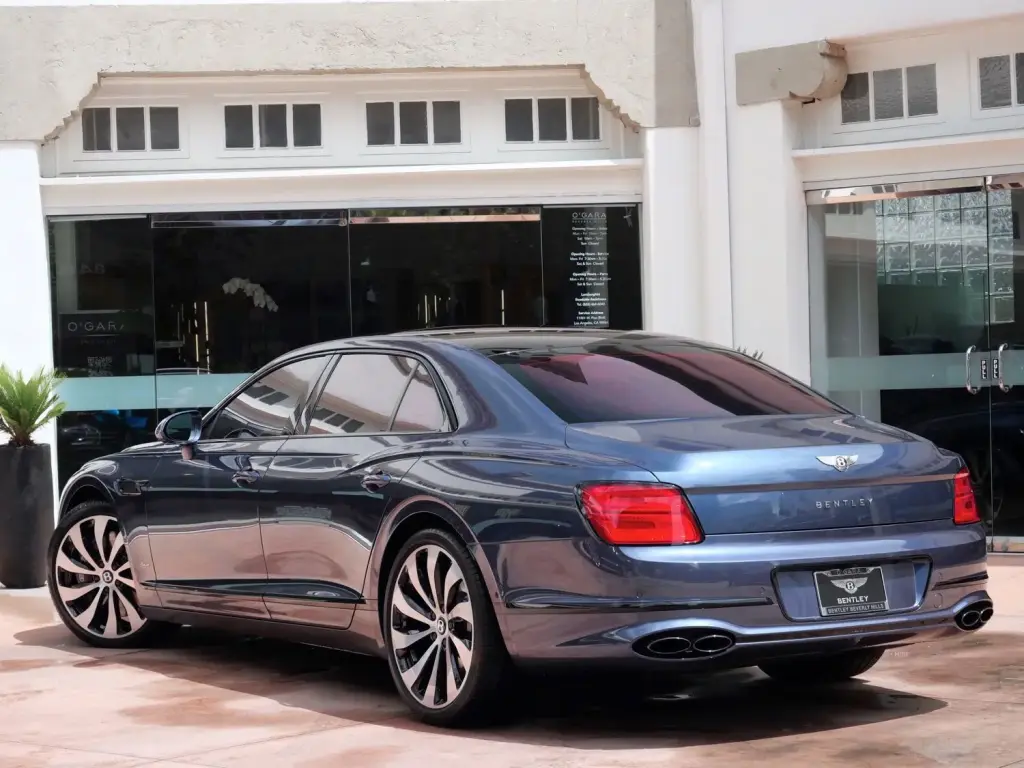 Image for 2023 Flying Spur Azure V8 at position 3