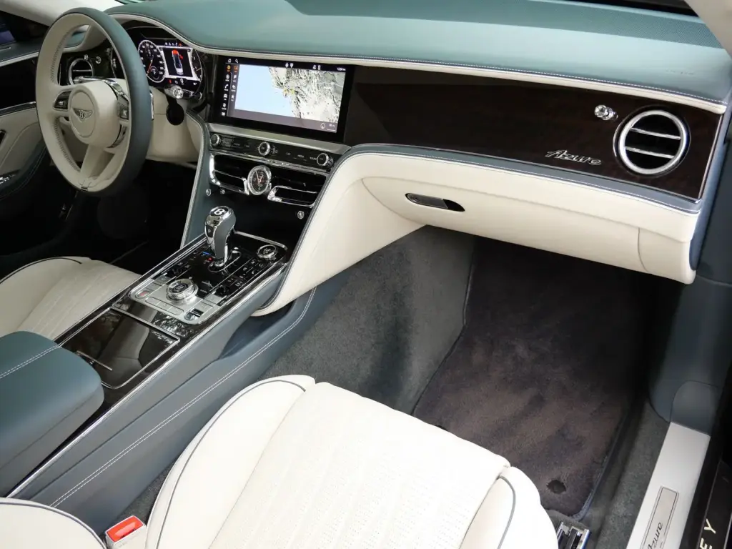 Image for 2023 Flying Spur Azure V8 at position 2