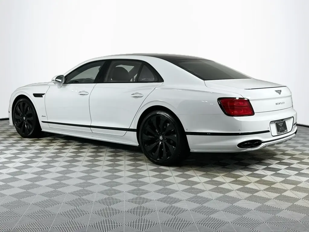 Image for 2023 Flying Spur Azure V8 at position 3