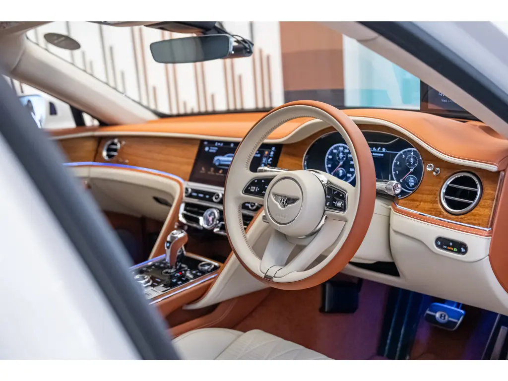 Image for 2023 Flying Spur Azure V8 at position 2