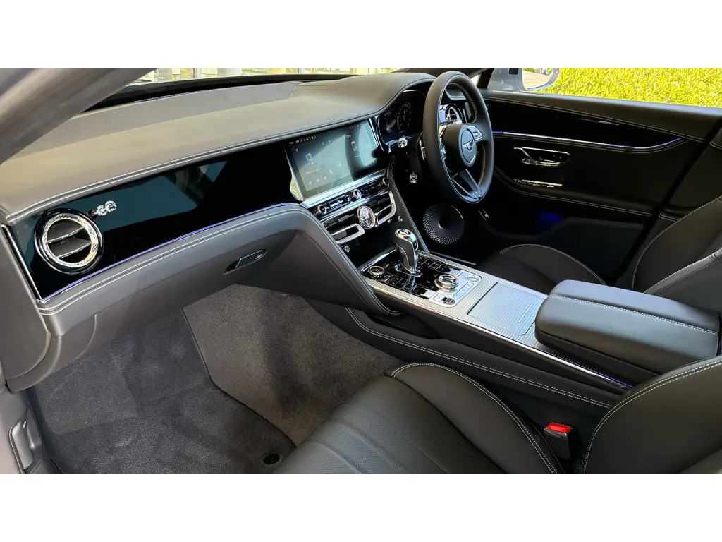 Image for 2025 Flying Spur Black Edition V8 Hybrid at position 2