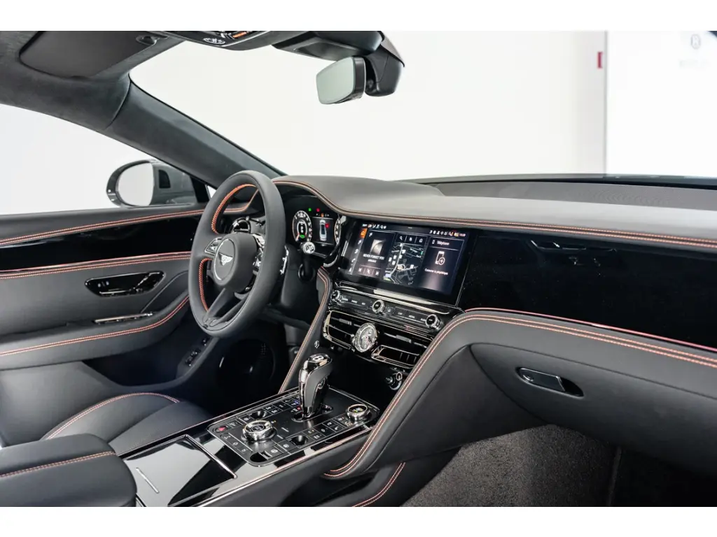 Image for 2025 Flying Spur Black Edition V8 Hybrid at position 2