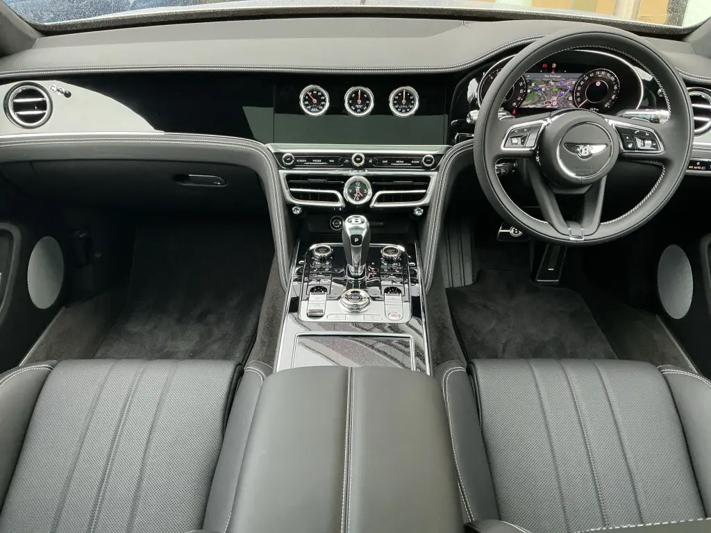 Image for 2025 Flying Spur Black Edition V8 Hybrid at position 4