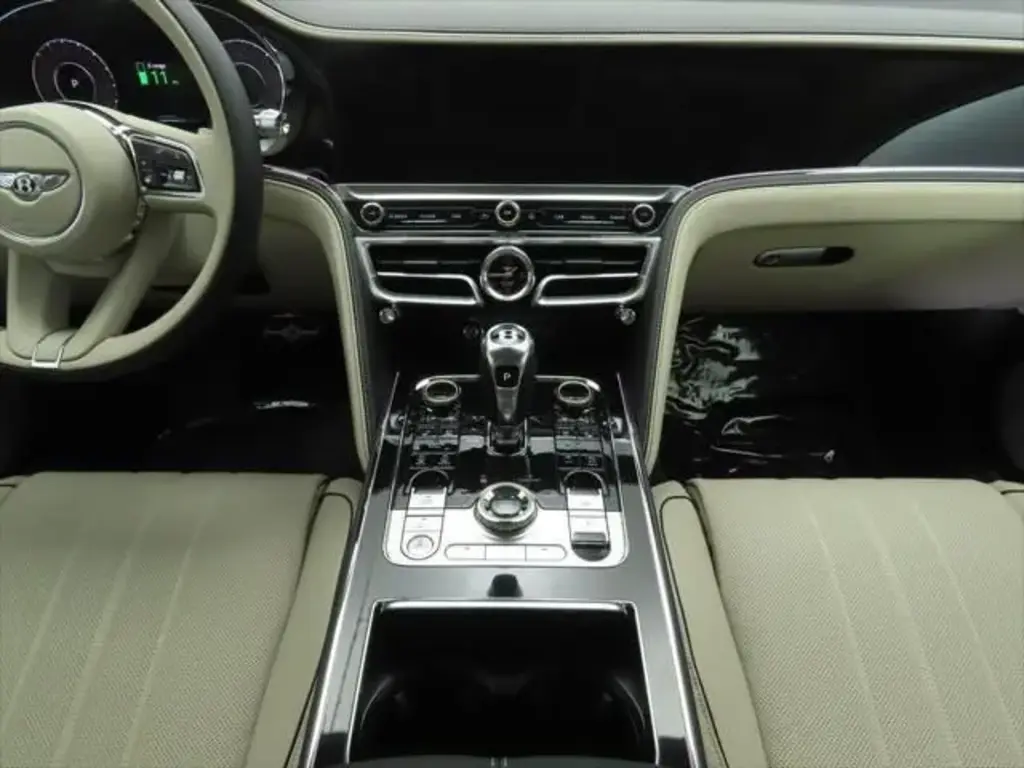 Image for 2025 Flying Spur Black Edition V8 Hybrid at position 4