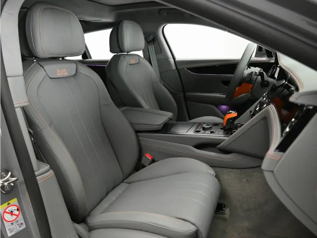 Image for 2025 Flying Spur Black Edition V8 Hybrid at position 2