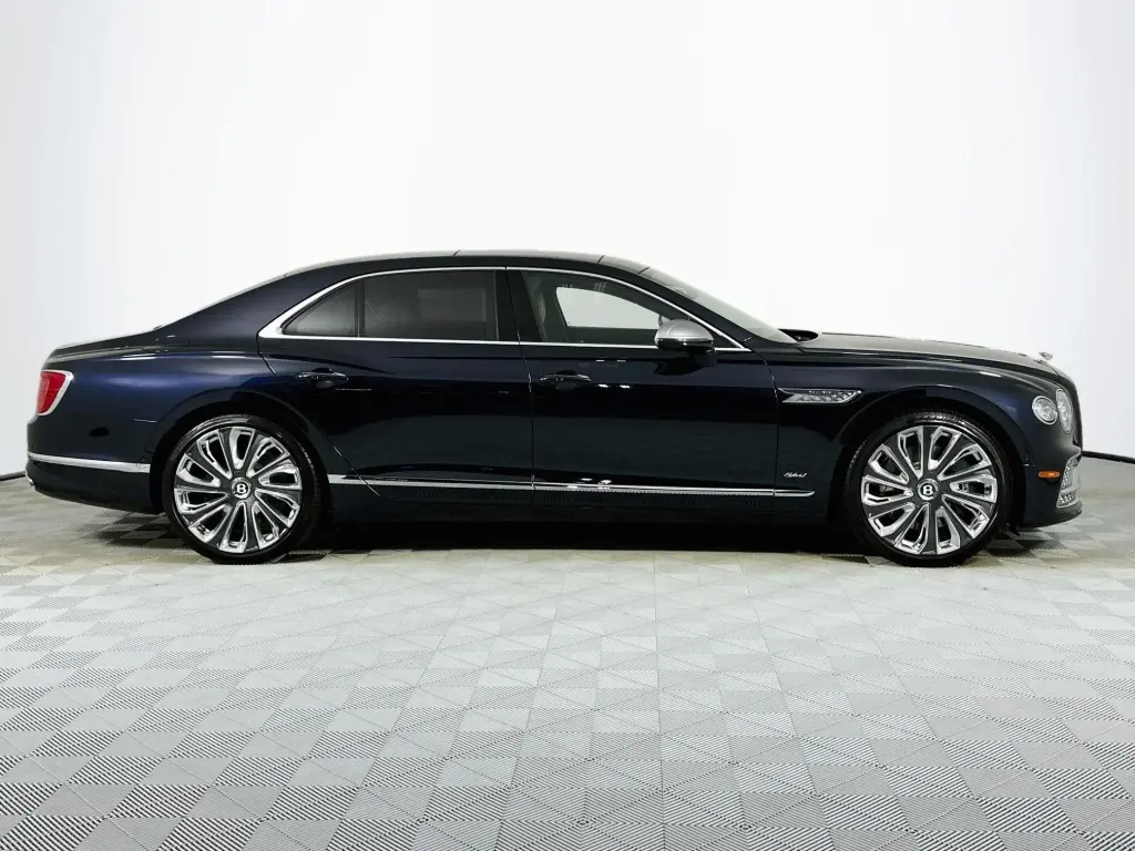 Image for 2022 Flying Spur Mulliner V6 Hybrid at position 5