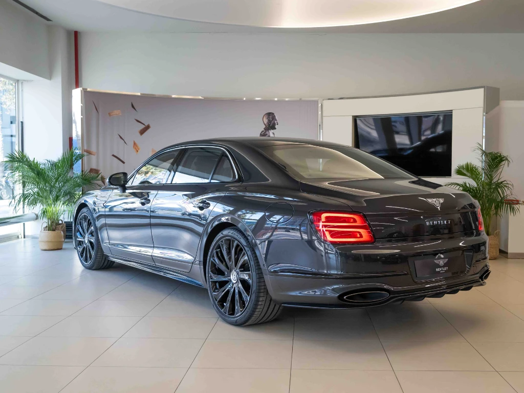 Image for 2025 Flying Spur Mulliner V8 Hybrid at position 3