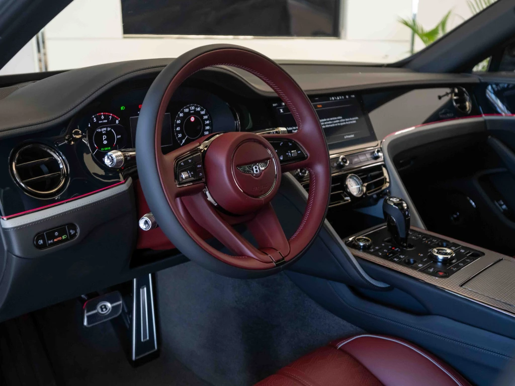 Image for 2025 Flying Spur Mulliner V8 Hybrid at position 2