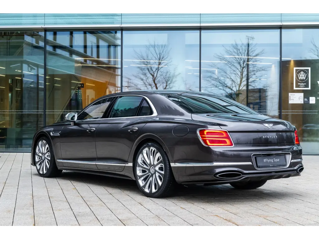 Image for 2025 Flying Spur Mulliner V8 Hybrid at position 3