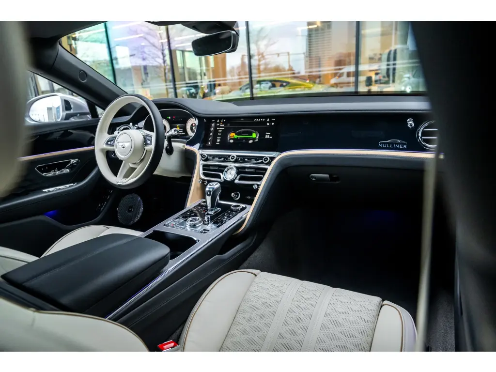 Image for 2025 Flying Spur Mulliner V8 Hybrid at position 2