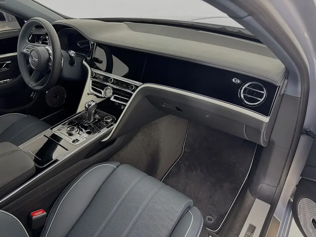 Image for 2025 Flying Spur Mulliner V8 Hybrid at position 2