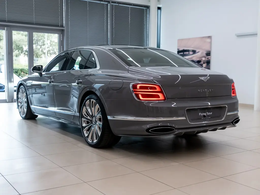 Image for 2026 Flying Spur Mulliner V8 Hybrid at position 3