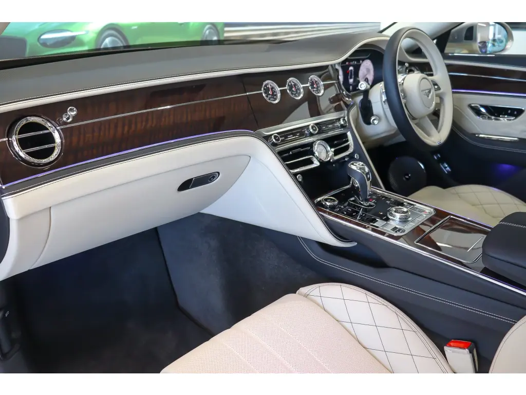 Image for 2024 Flying Spur Mulliner W12 at position 2