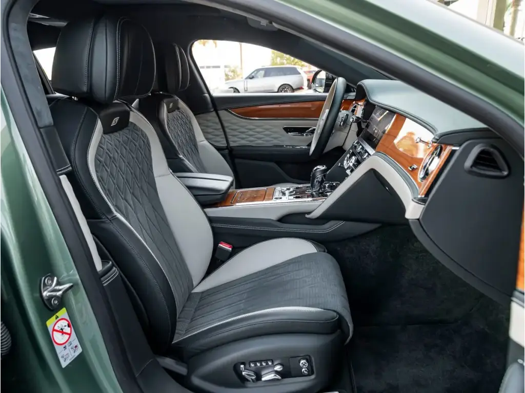 Image for 2023 Flying Spur S V8 at position 2