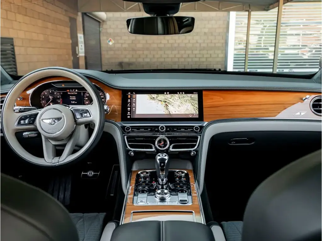 Image for 2023 Flying Spur S V8 at position 4