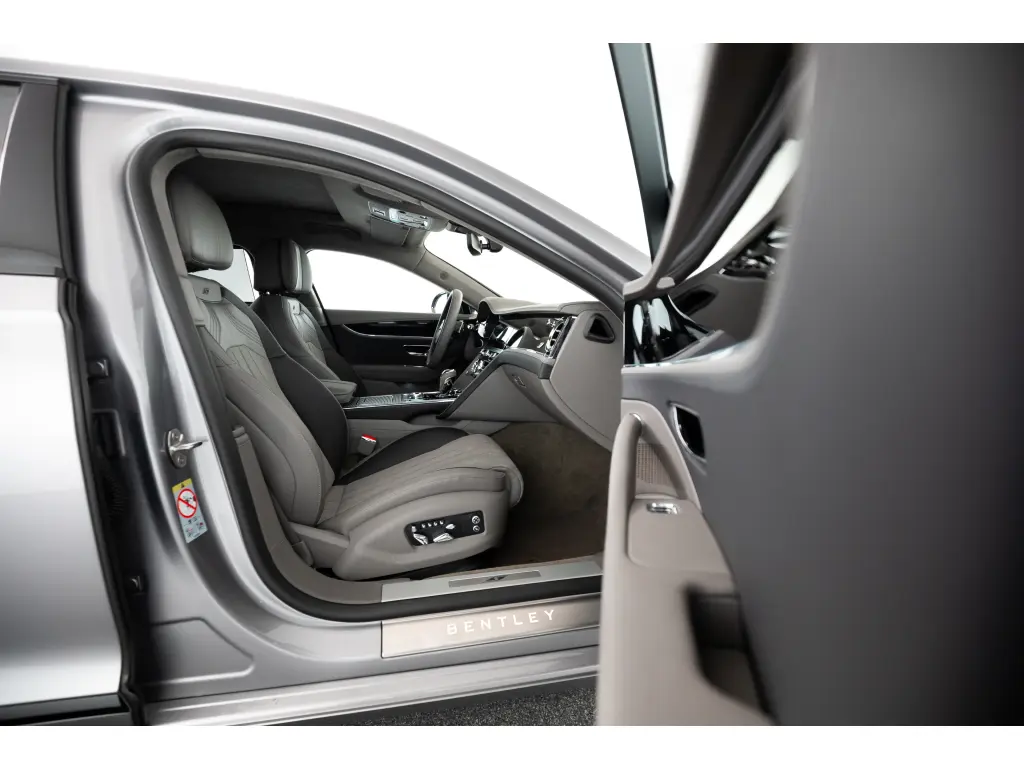 Image for 2023 Flying Spur S V8 at position 2