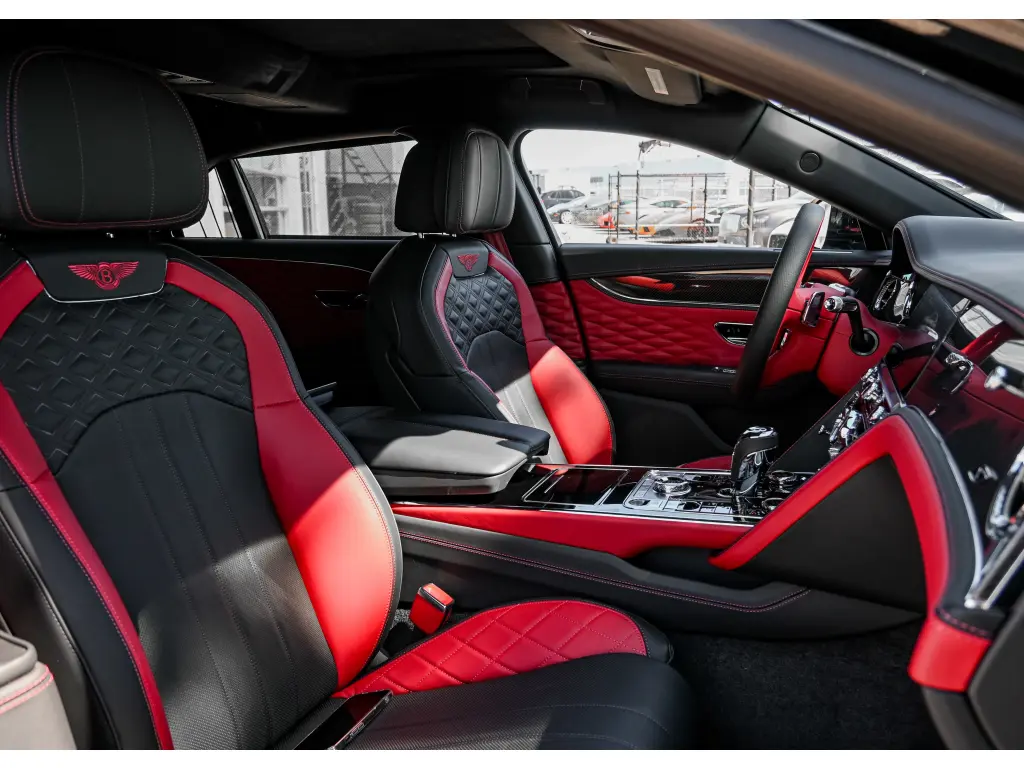Image for 2024 Flying Spur S V8 at position 2