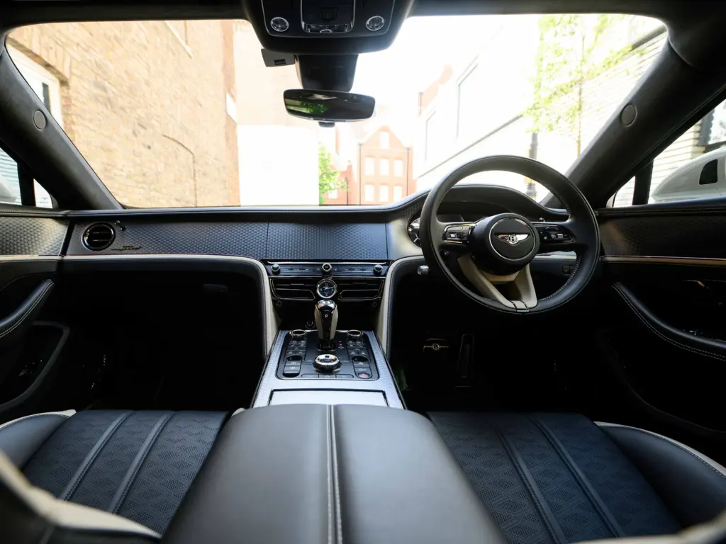 Image for 2025 Flying Spur Speed V8 Hybrid at position 4