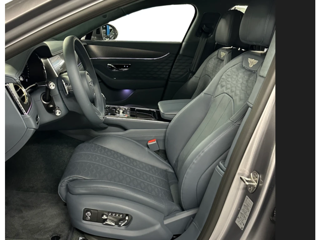 Image for 2025 Flying Spur Speed V8 Hybrid at position 2