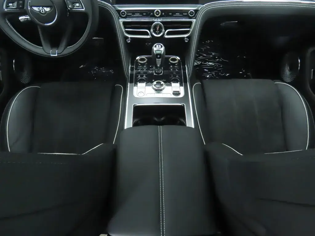 Image for 2025 Flying Spur Speed V8 Hybrid at position 4