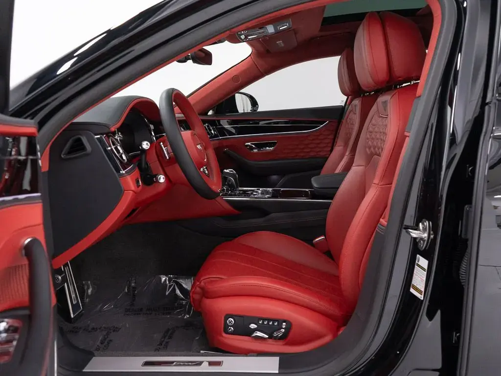 Image for 2025 Flying Spur Speed V8 Hybrid at position 2