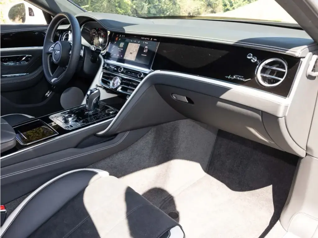 Image for 2025 Flying Spur Speed V8 Hybrid at position 4