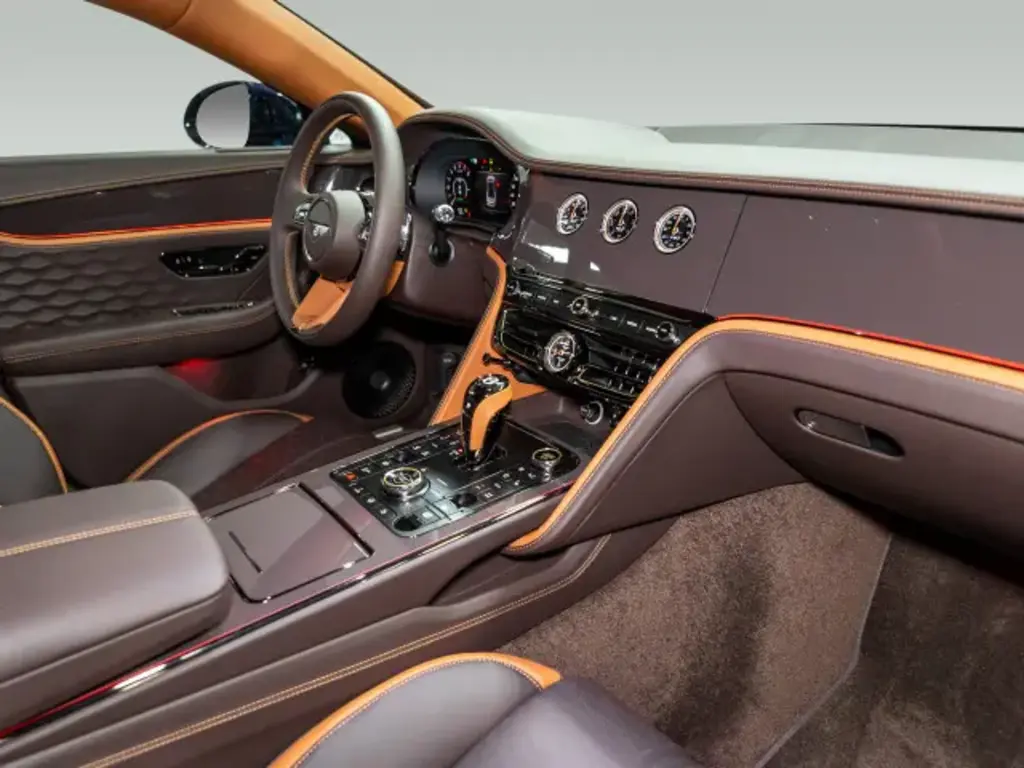 2026 Flying Spur Speed V8 Hybrid vehicle image