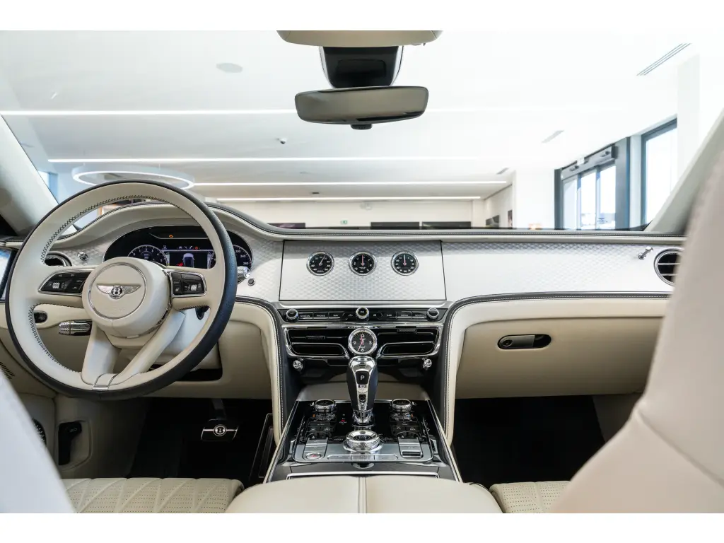 Image for 2022 Flying Spur V6 Hybrid at position 4